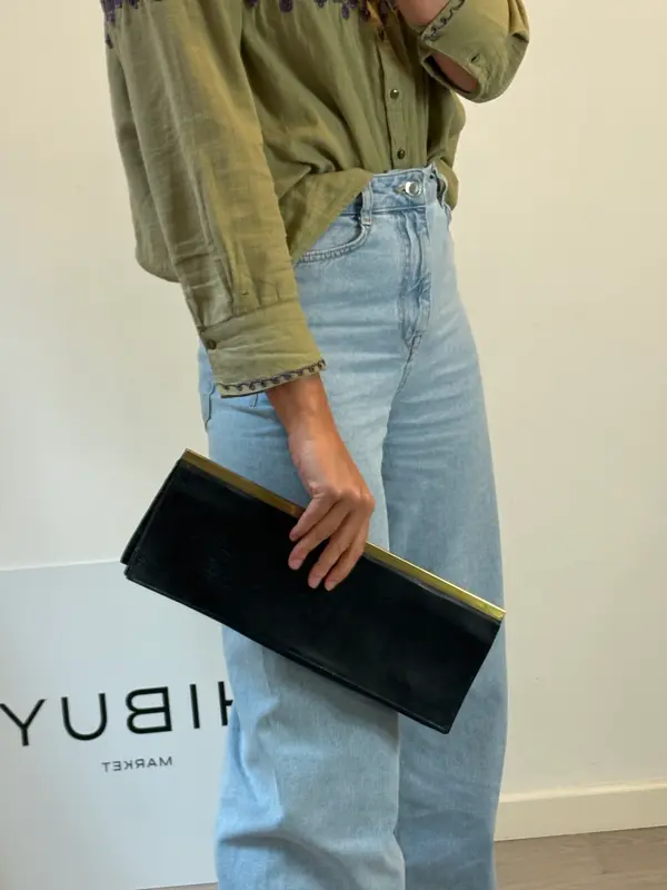 MIMOKI. Cartera de mano negra