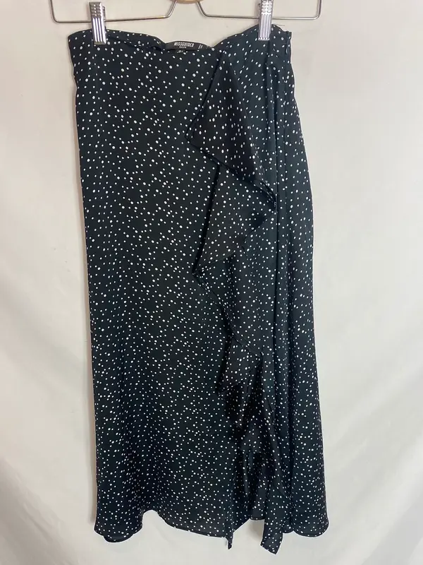 MISSGUIDED. Falda midi lunares. T.32(petite)