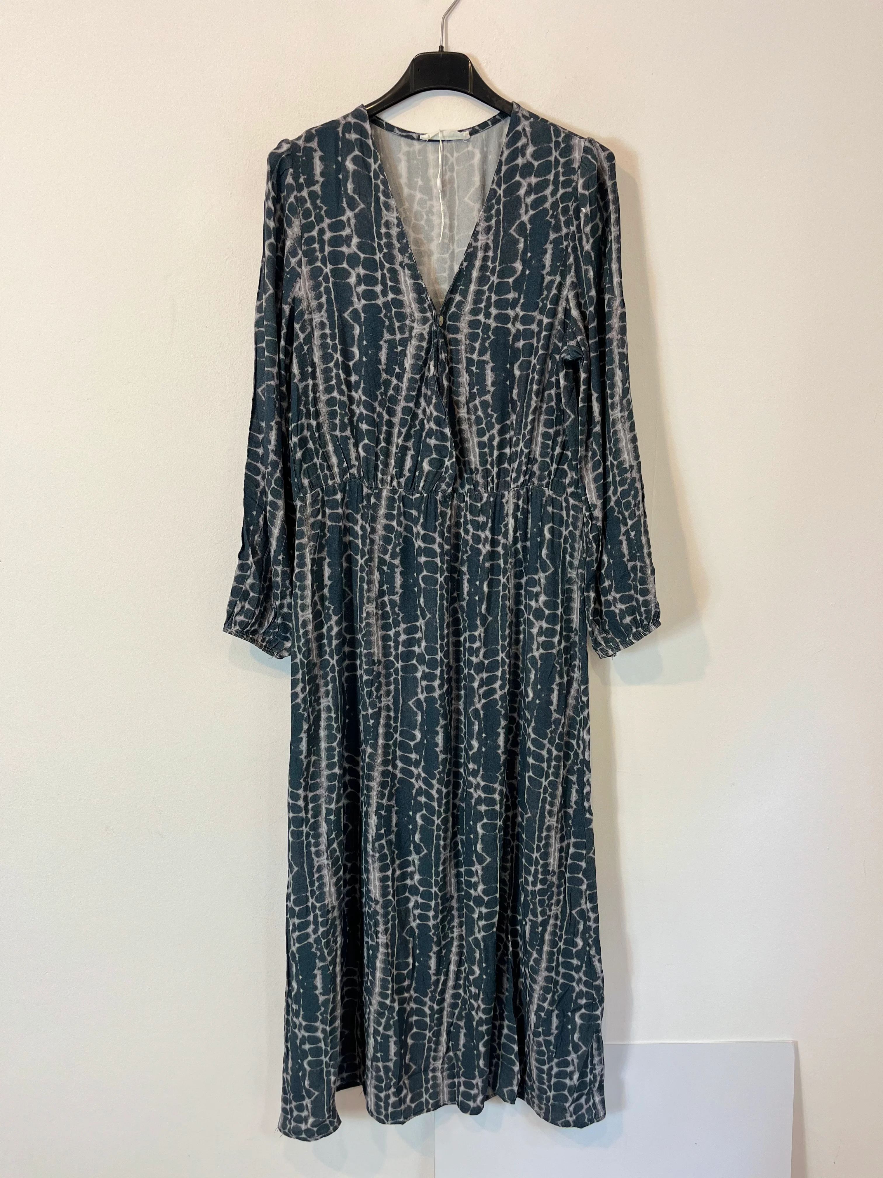 MONISQUI. Vestido largo estampado azules. T M