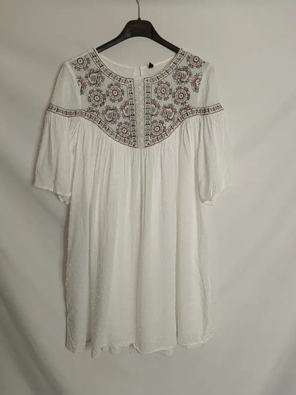 MORANGO. Vestido blanco plumeti bordado T.s