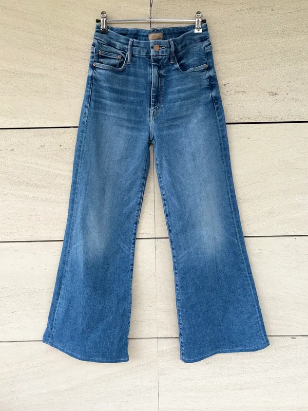 MOTHER. Denim ligeramente acampanado
