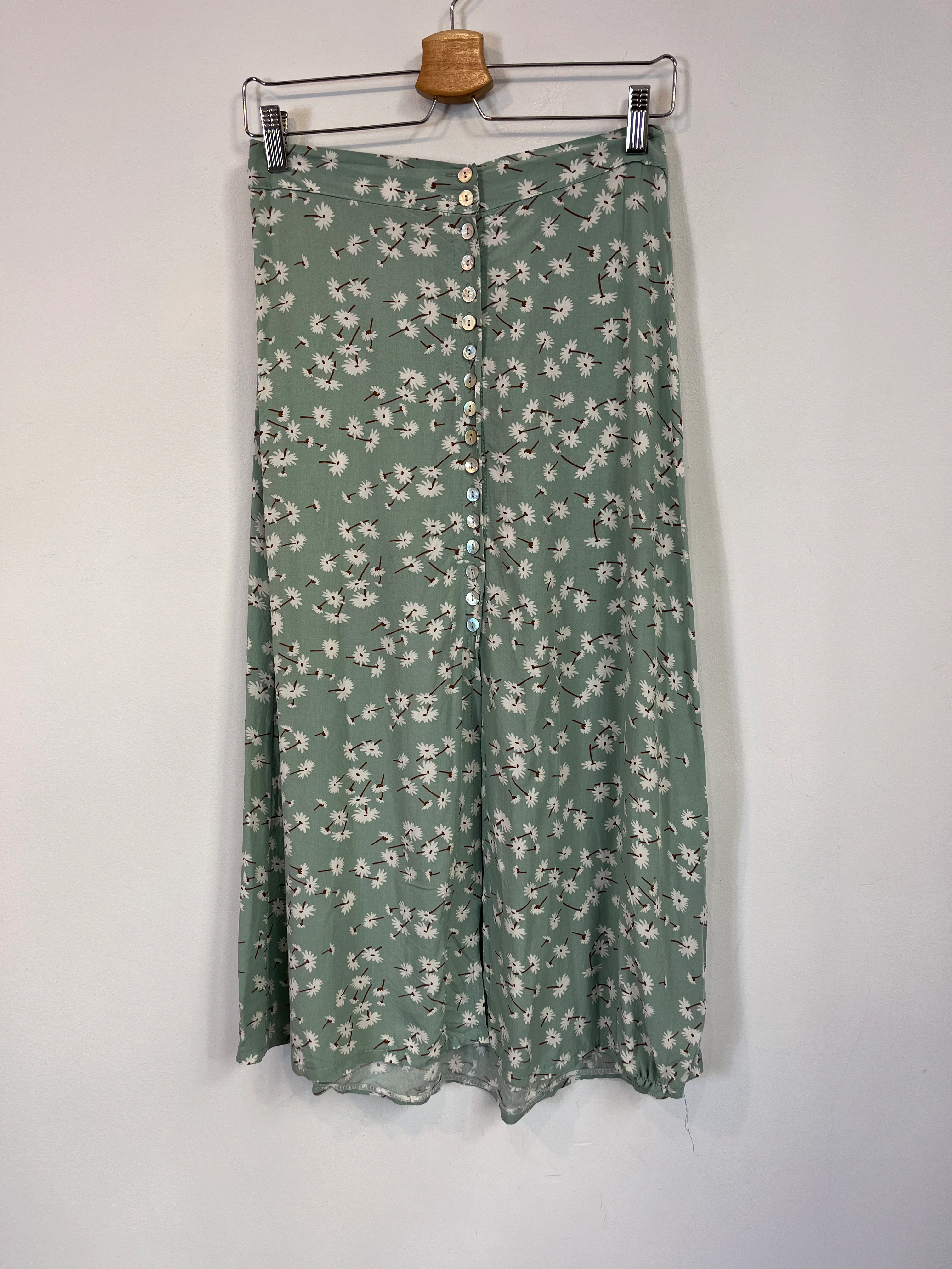 MULAYA. Falda verde flores T.u(38)