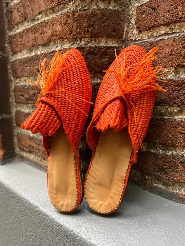 Mules rafia en naranja. T 37/38