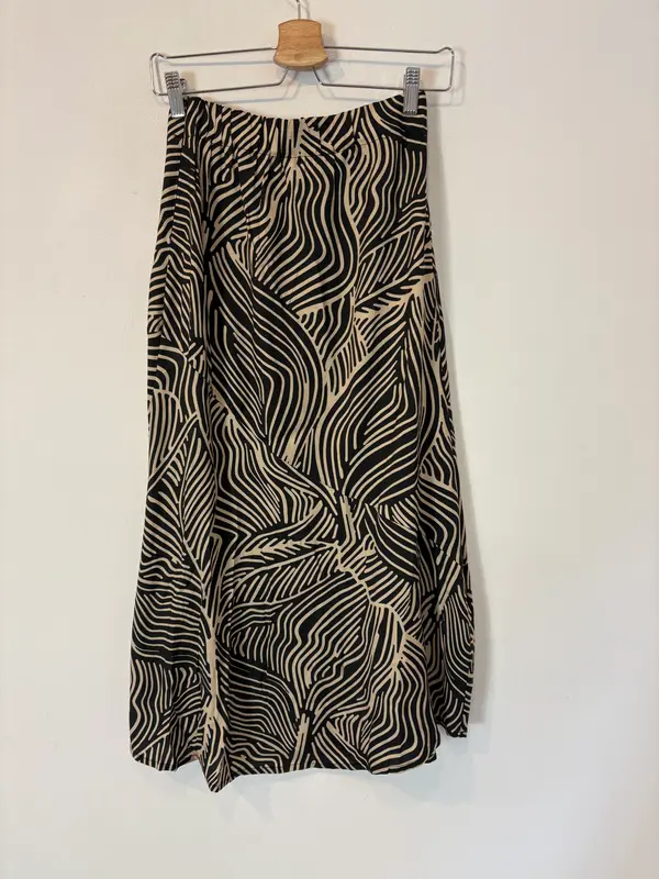 MUS&BOMBON. Falda larga fluida. T XS
