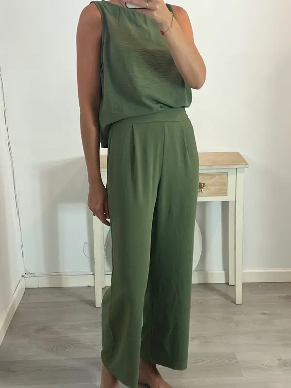 N DE NUBE. Pantalón verde fluido T.l