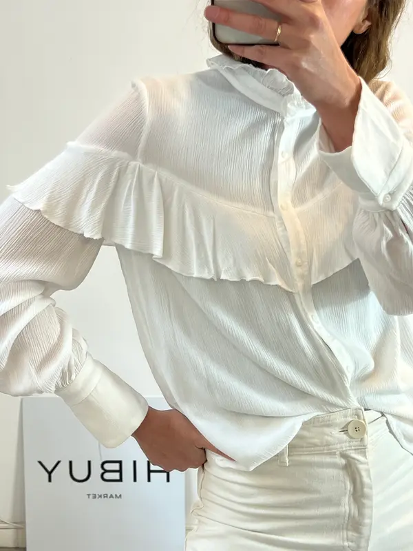 NAME THE BRAND. Blusa blanca volantes. T L