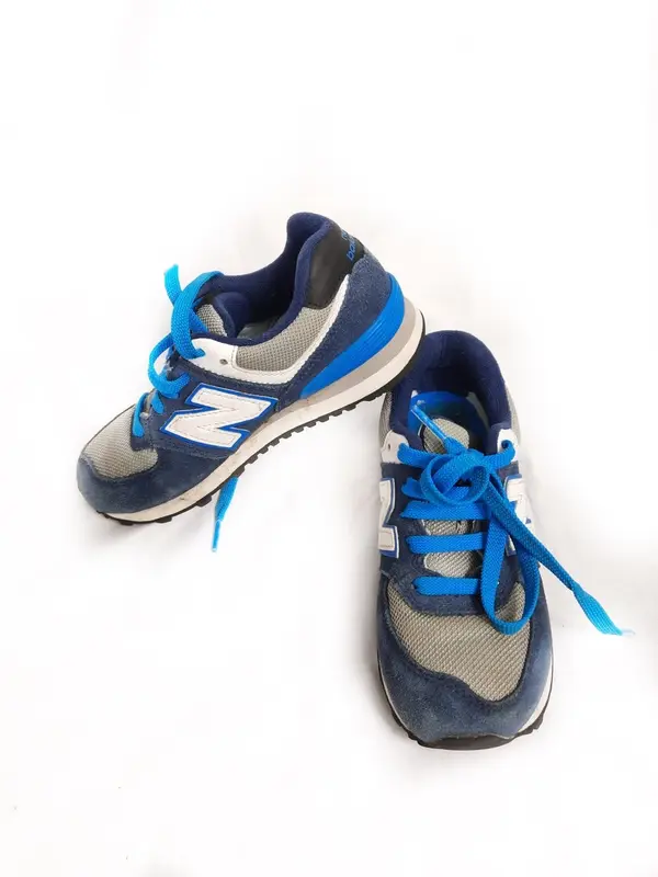 NEW BALANCE. Zapatillas azules T.30,5