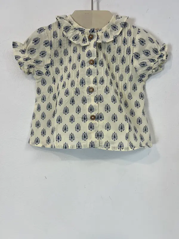 NICOLÍ. Blusa beige flores azules T.3-6 meses