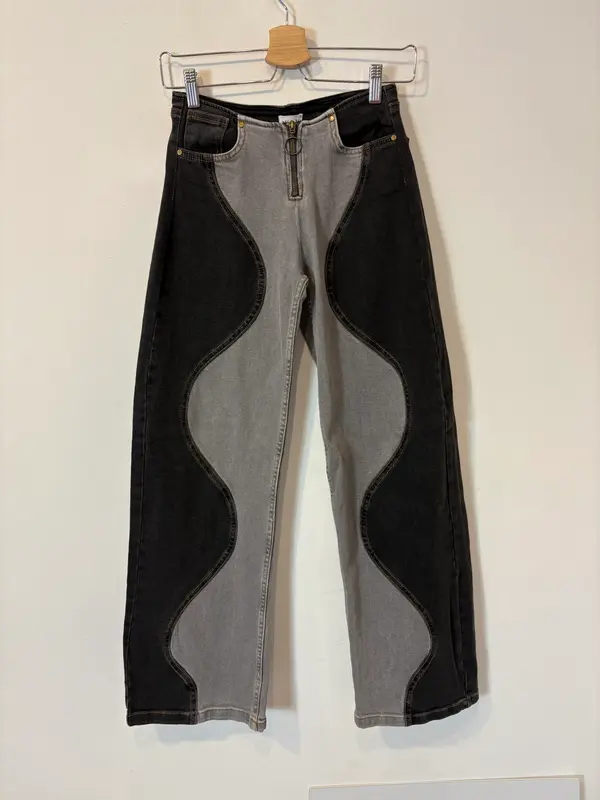 NÍCOLI. Denim gris ondas