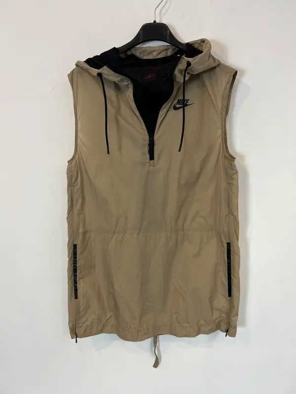 NIKE. Top beige cortavientos. T S
