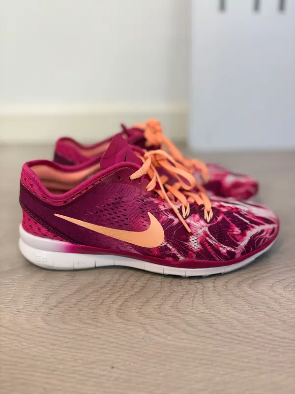 NIKE. Zapatillas modelo FREE 5.0. T 38