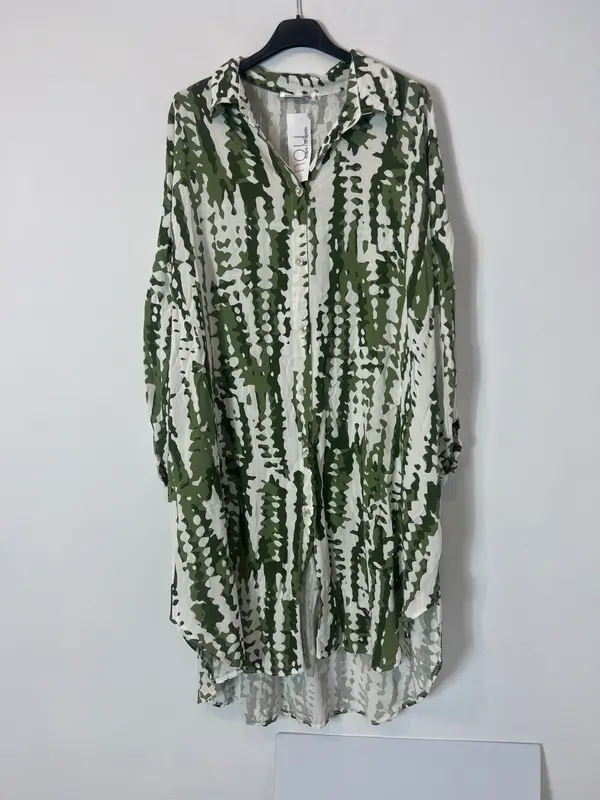 NOU. Vestido camisero estampado verdes. T M/L