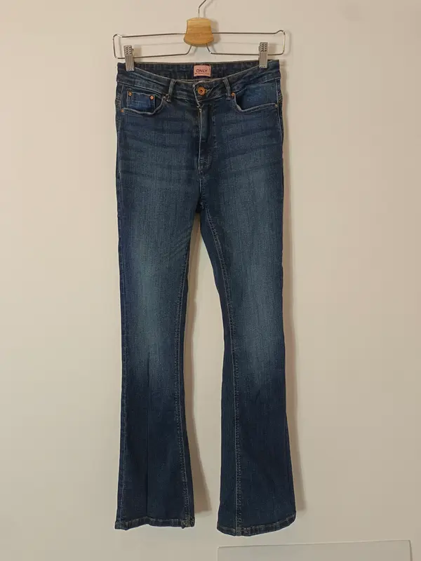 ONLY. Pantalón denim campana T.m