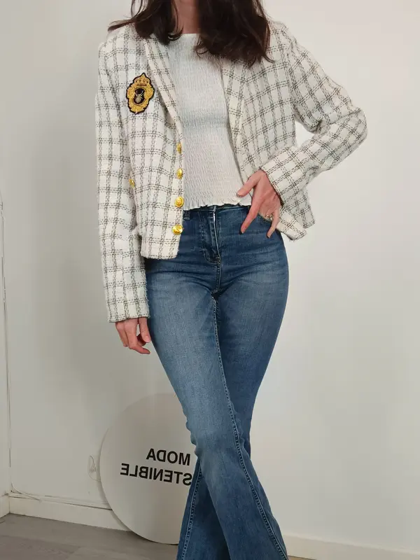 OTRAS. Blazer blanco tweed. T.M