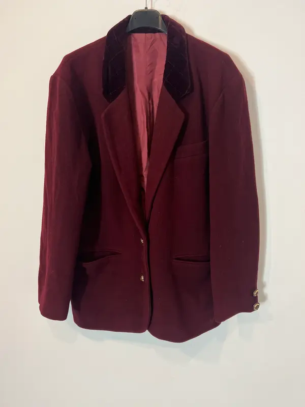 OTRAS. Blazer paño burdeos cuello terciopelo  T.42