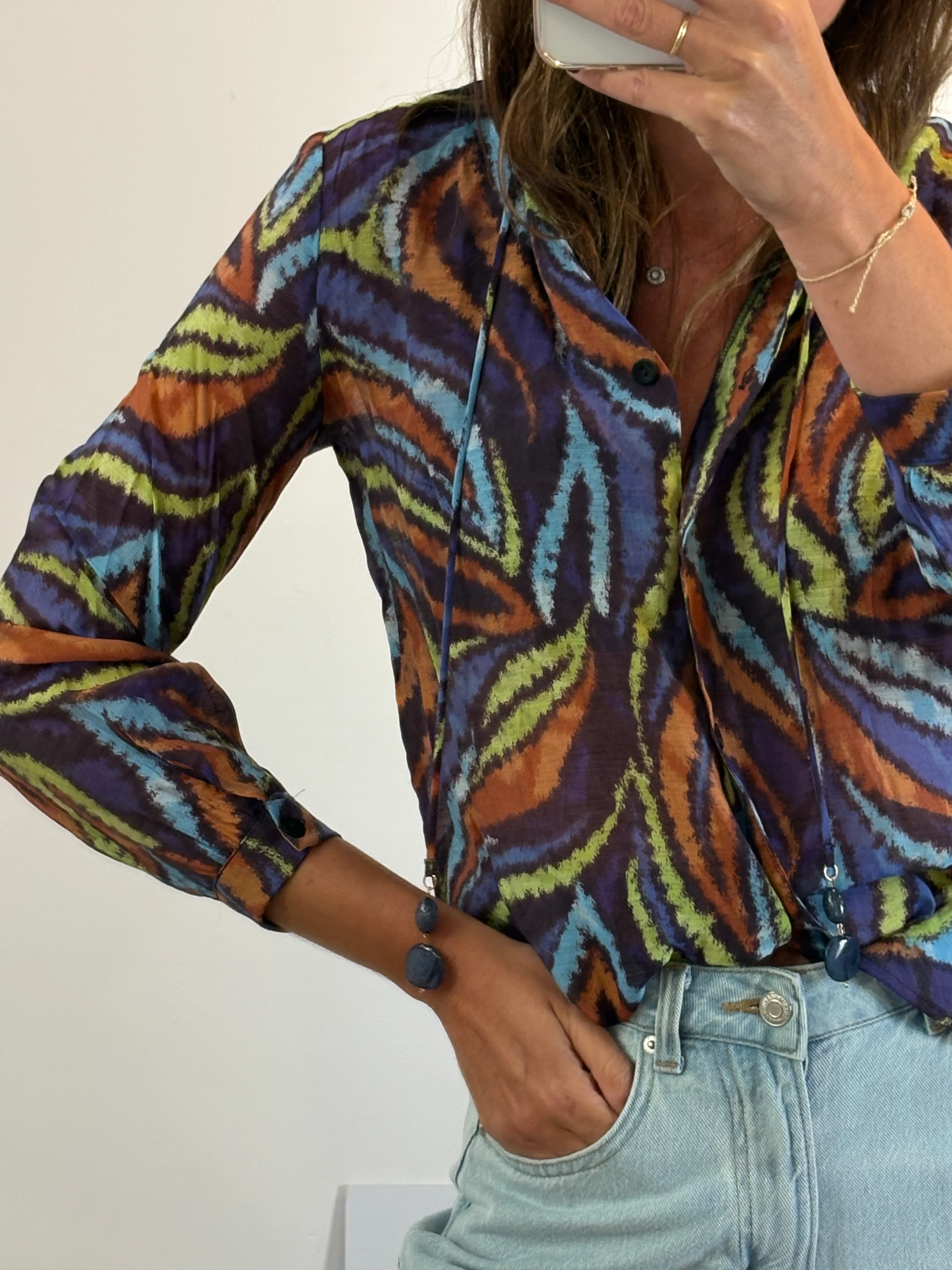OTRAS. Blusa estampada colores. T S