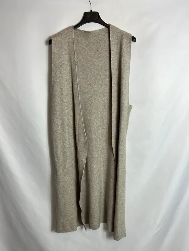 OTRAS. Chaleco punto beige midi. T M