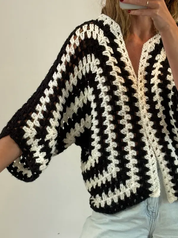 OTRAS. Chaqueta crochet manga 3/4
