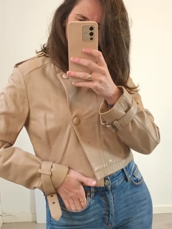 OTRAS. Chaqueta piel beige cruzada. T S