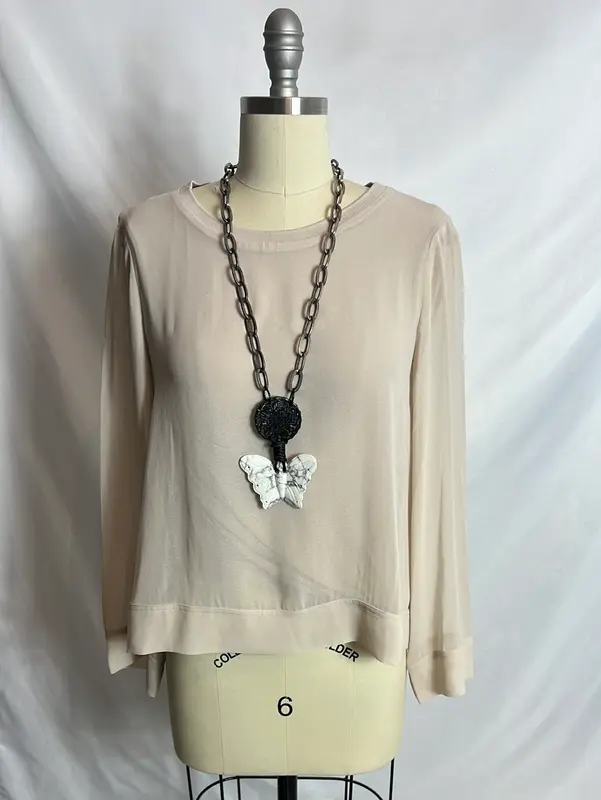 OTRAS. Collar mariposa
