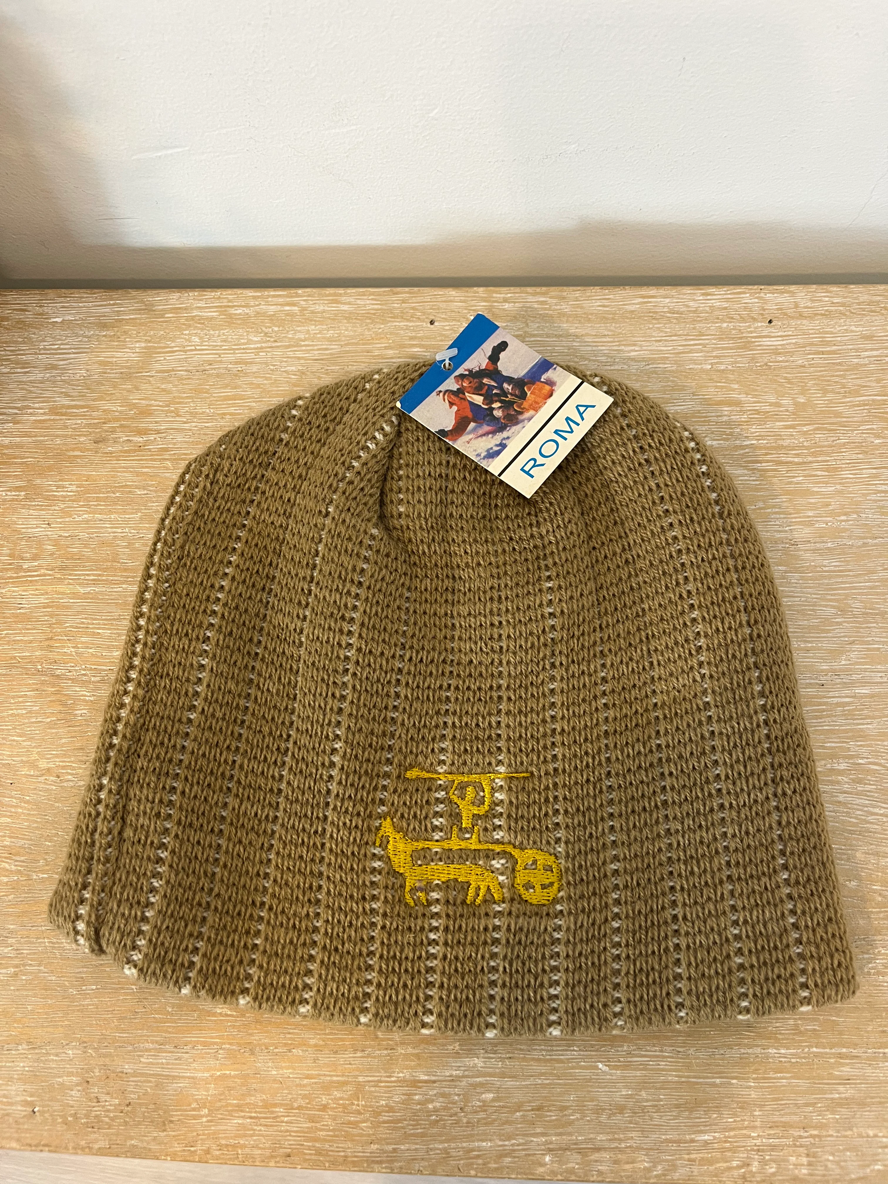 OTRAS. Gorro camel