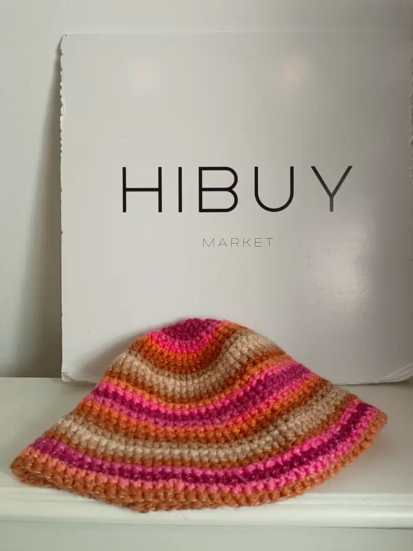 OTRAS. Gorro croché colores