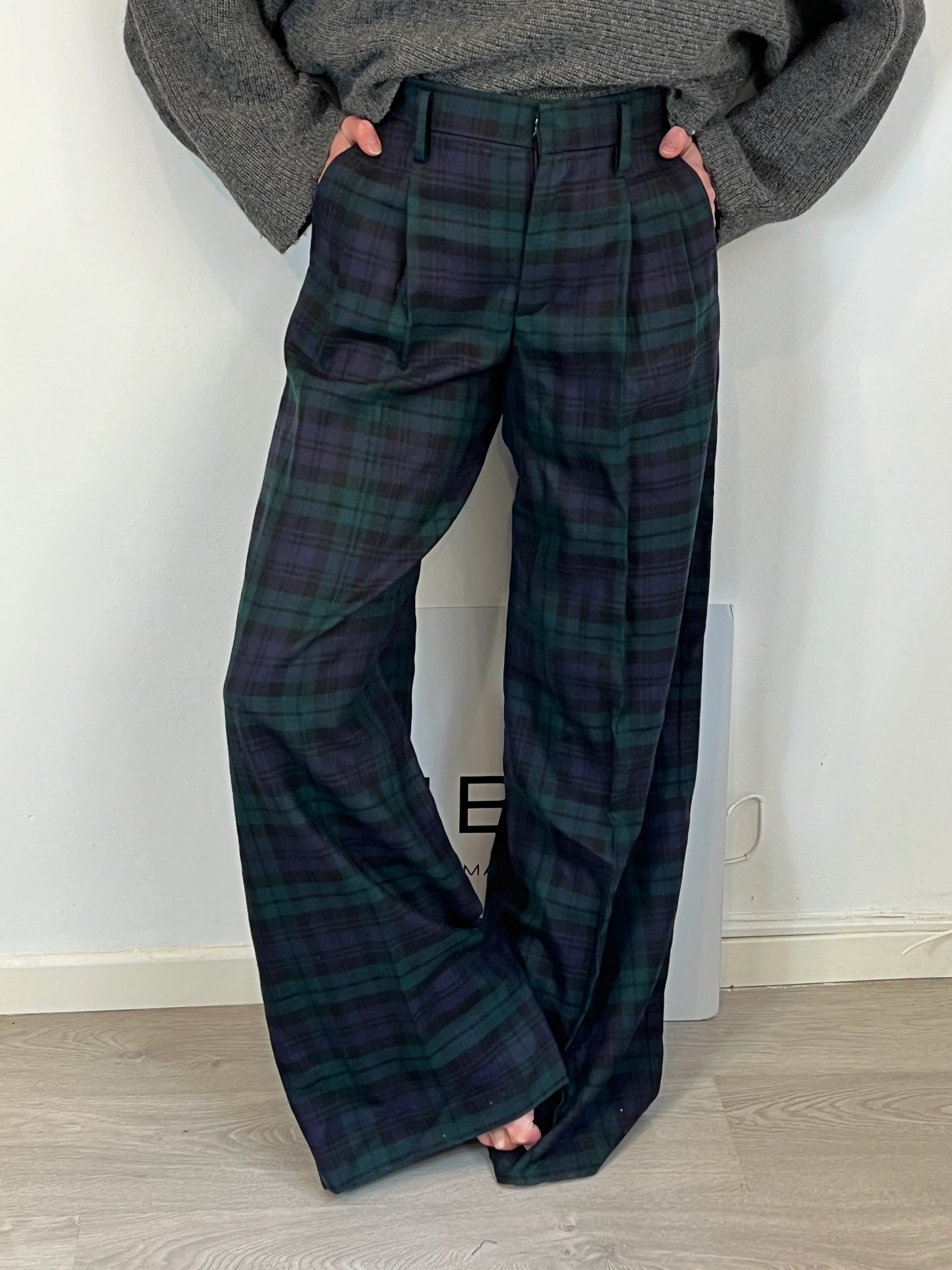 OTRAS. Pantalón cuadros escoceses T.u (38)