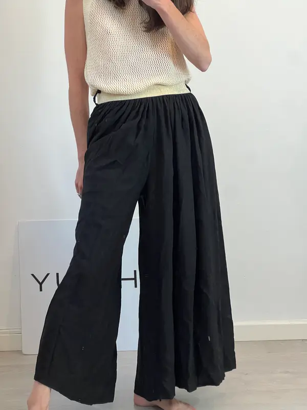 OTRAS. Pantalón fluido pata ancha
