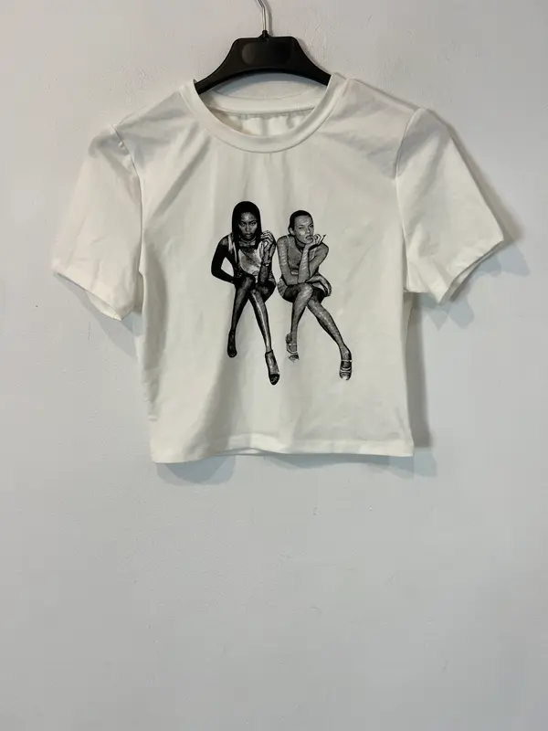 OTRAS. Top blanco modelos T.s