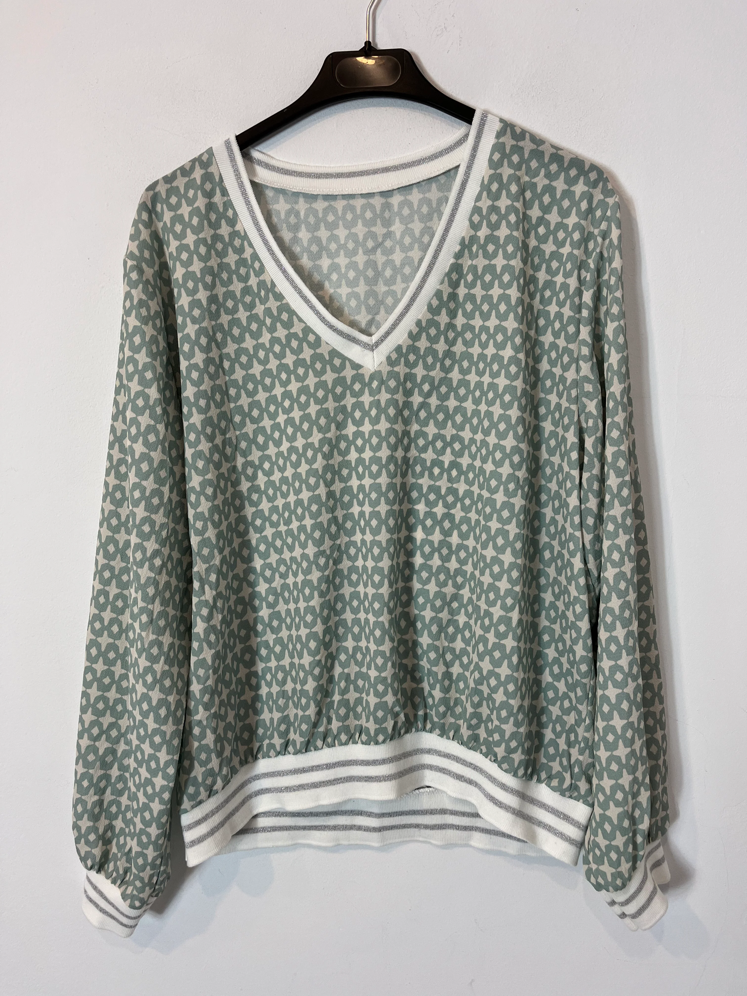 OTRAS. Top fluido estampado geométrico. T M