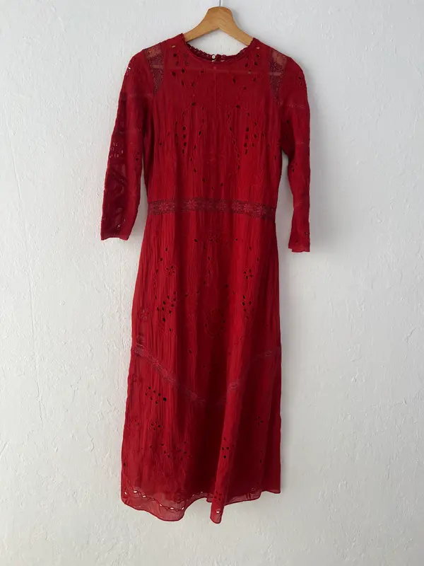 OTRAS. Vestido burdeos oscuro bordado TU(S)