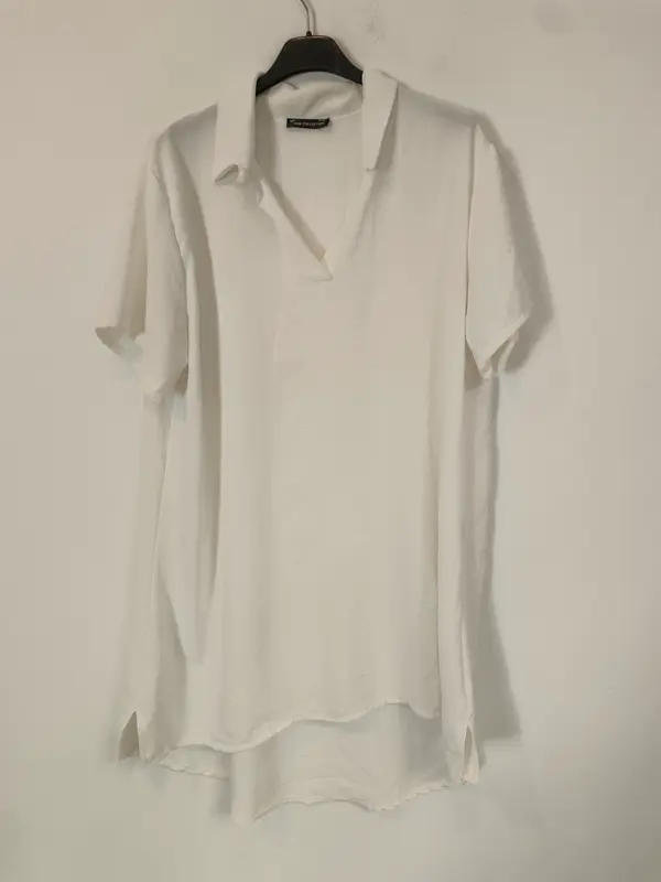OTRAS. Vestido corto blanco fluido. T M
