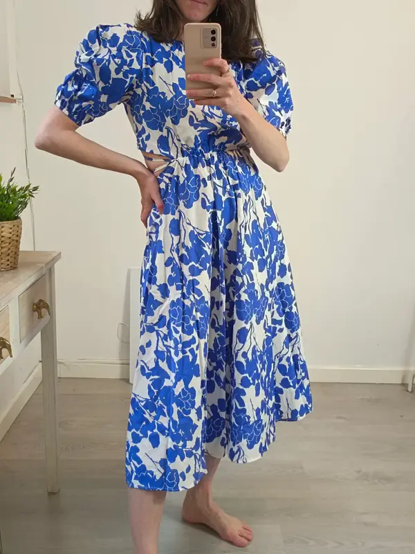 OTRAS. Vestido largo blanco y azul flores T.u(M)
