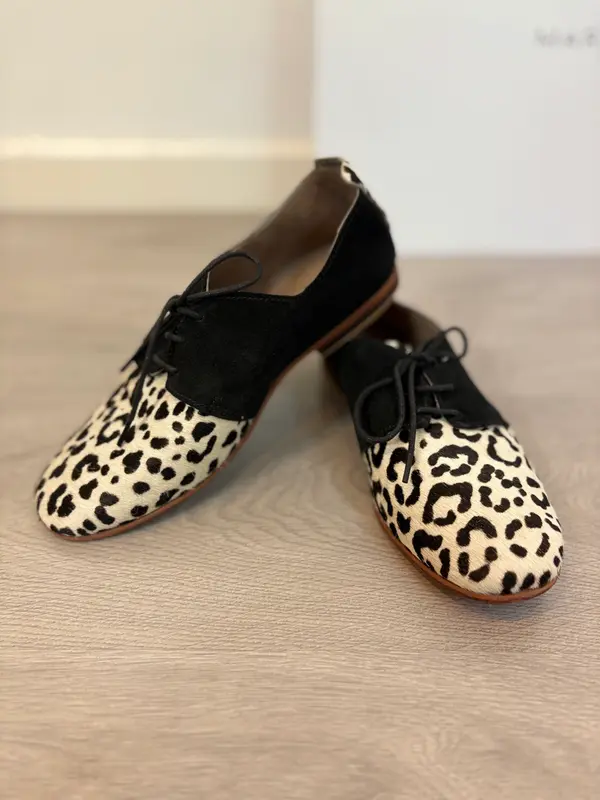 OTRAS. Zapatos piel cordones. T 38