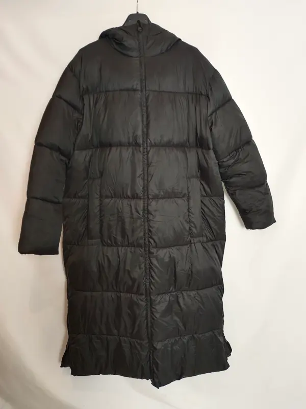 OYSHO. Plumas largo negro T.m