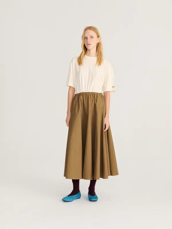 Paper touch evasé skirt