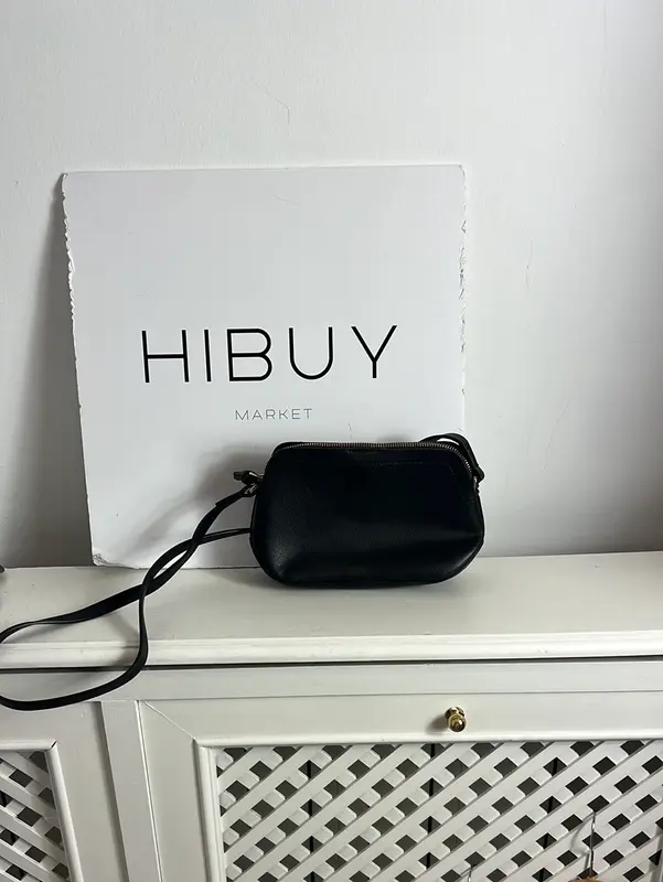 PARFOIS. Bolso negro mini