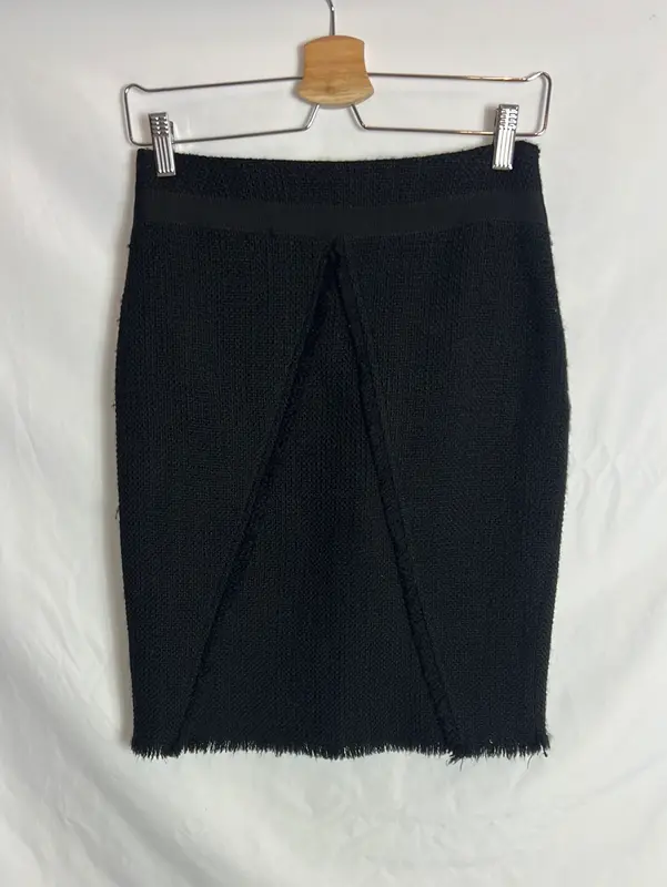 PEDRO DEL HIERRO. Falda negra lana detalle. T 38