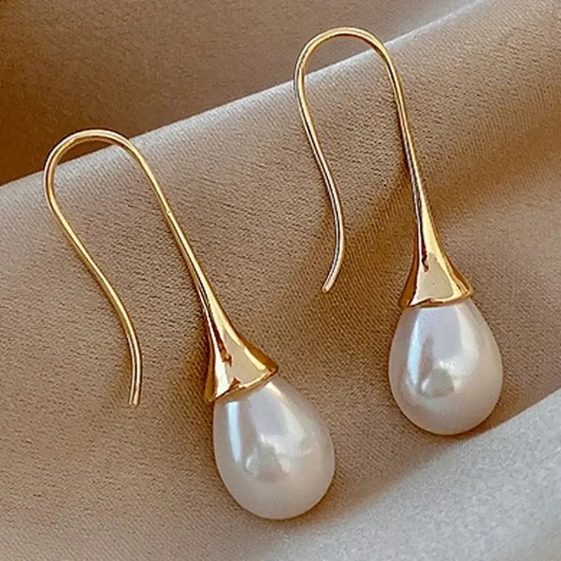 Pendientes Clásicos con Perlas Helena