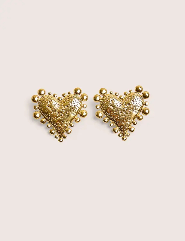 Pendientes en forma de corazón bañados en oro
