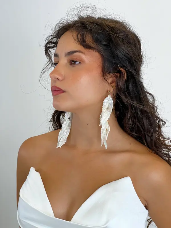 Pendientes hojas blanco