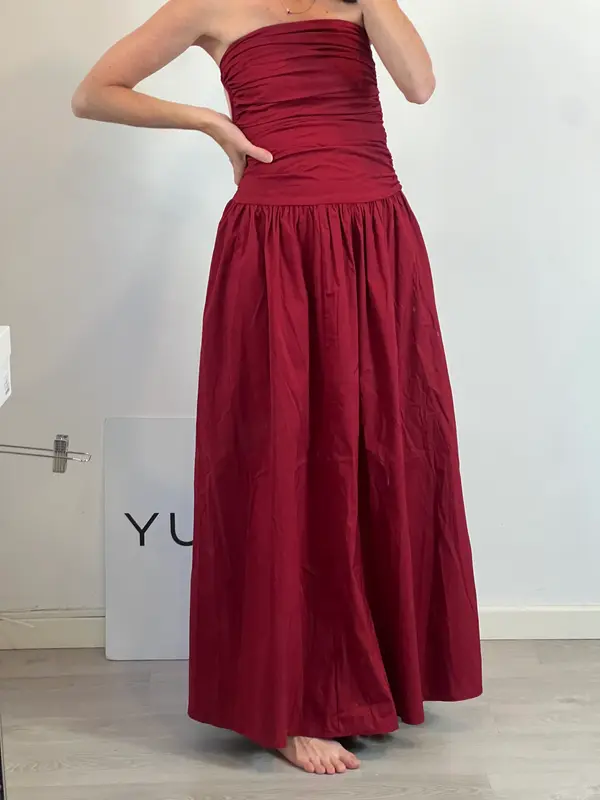 PEPPERMAYO. Vestido largo palabra de honor color vino. T XS