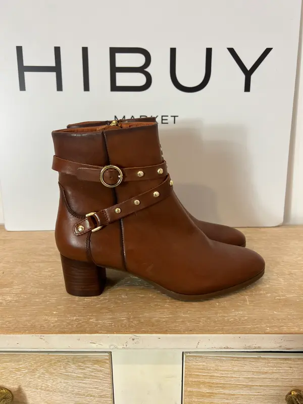 PIKOLINO. Botines camel tachuelas T.38