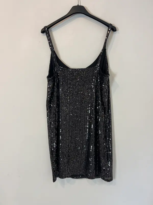 PINK WOMAN. vestido negro lentejuelas T.s