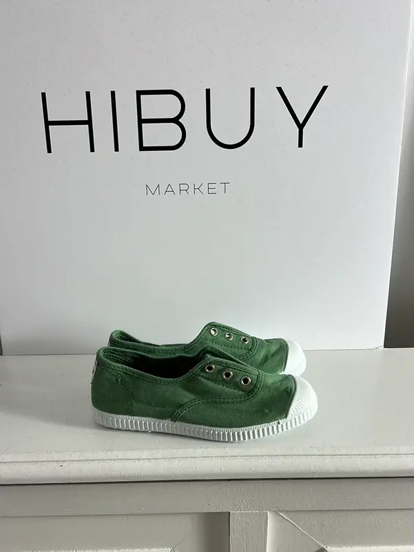 PISAMONAS. Zapatillas de lona verdes puntera. T 30