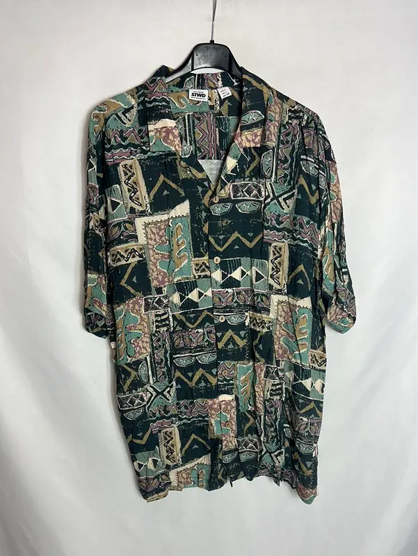 PULL&BEAR . Camisa manga corta estampada. T L