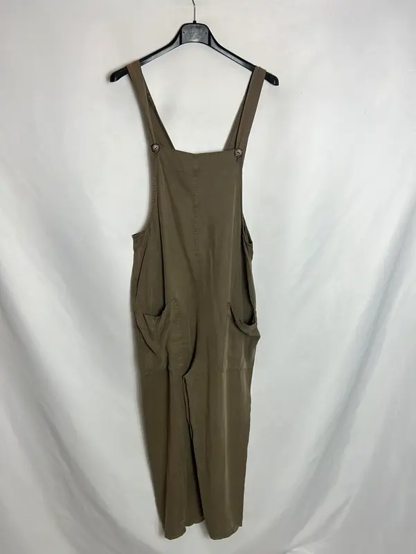 PULL&BEAR . Mono verde fluido culotte. T XS