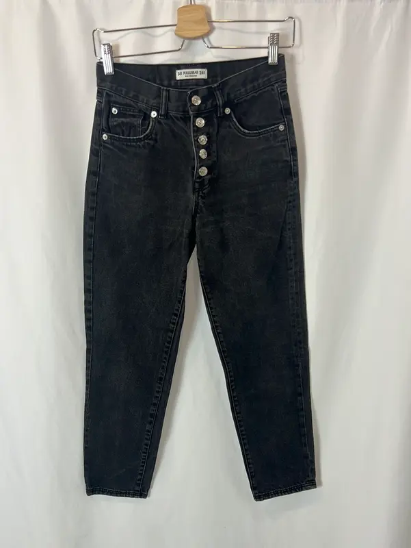 PULL&BEAR. Pantalón denim negro T.34