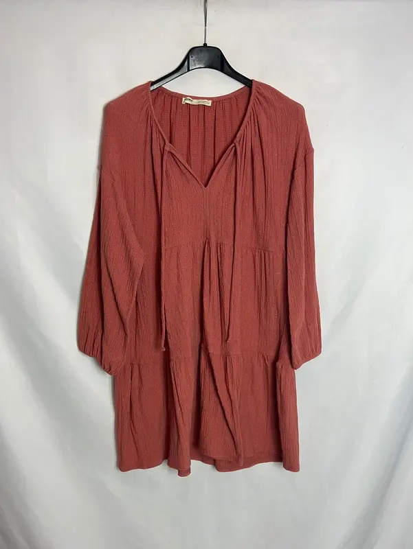 PULL&BEAR . Vestido corto volantes textura. T XS