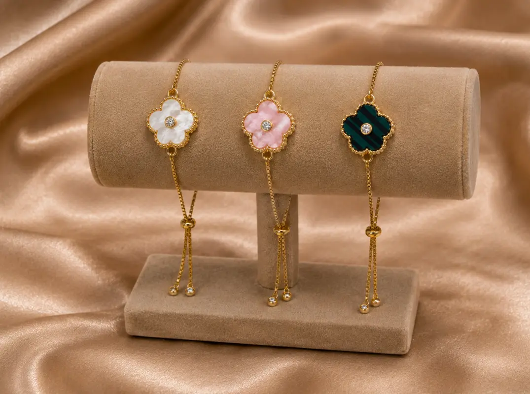 Pulsera Clover Ajustable · Superventas